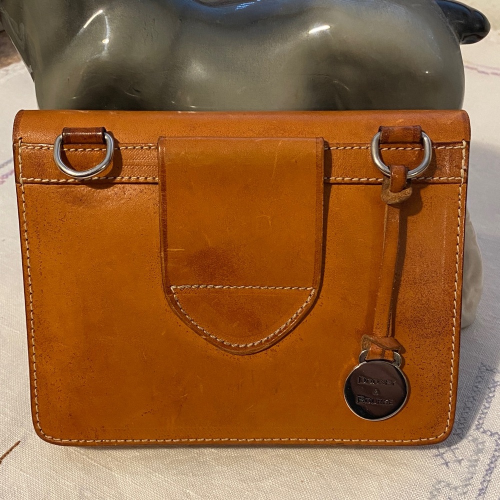 Dooney & Bourke ALTO SADDLE Leather RARE Belt Bag Made in ITALY 6.5”x 5” x 1.5”